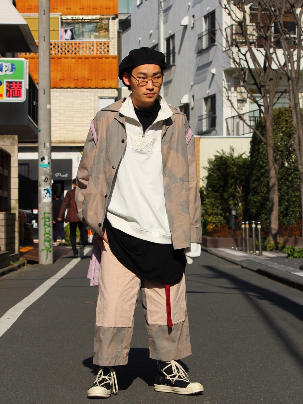 「お洒落さんとつながりたい、RINKANSNAP、RICK OWENS、HAUD、WILLY CHAVARRIA、iii3、Riverside、渋谷」｜「DRKSHDW by RICK OWENSのアイテム（スニーカー、ブラック系）」を使った、takumi.さん（メンズ・165cm）の冬コーディネートの1枚目の写真