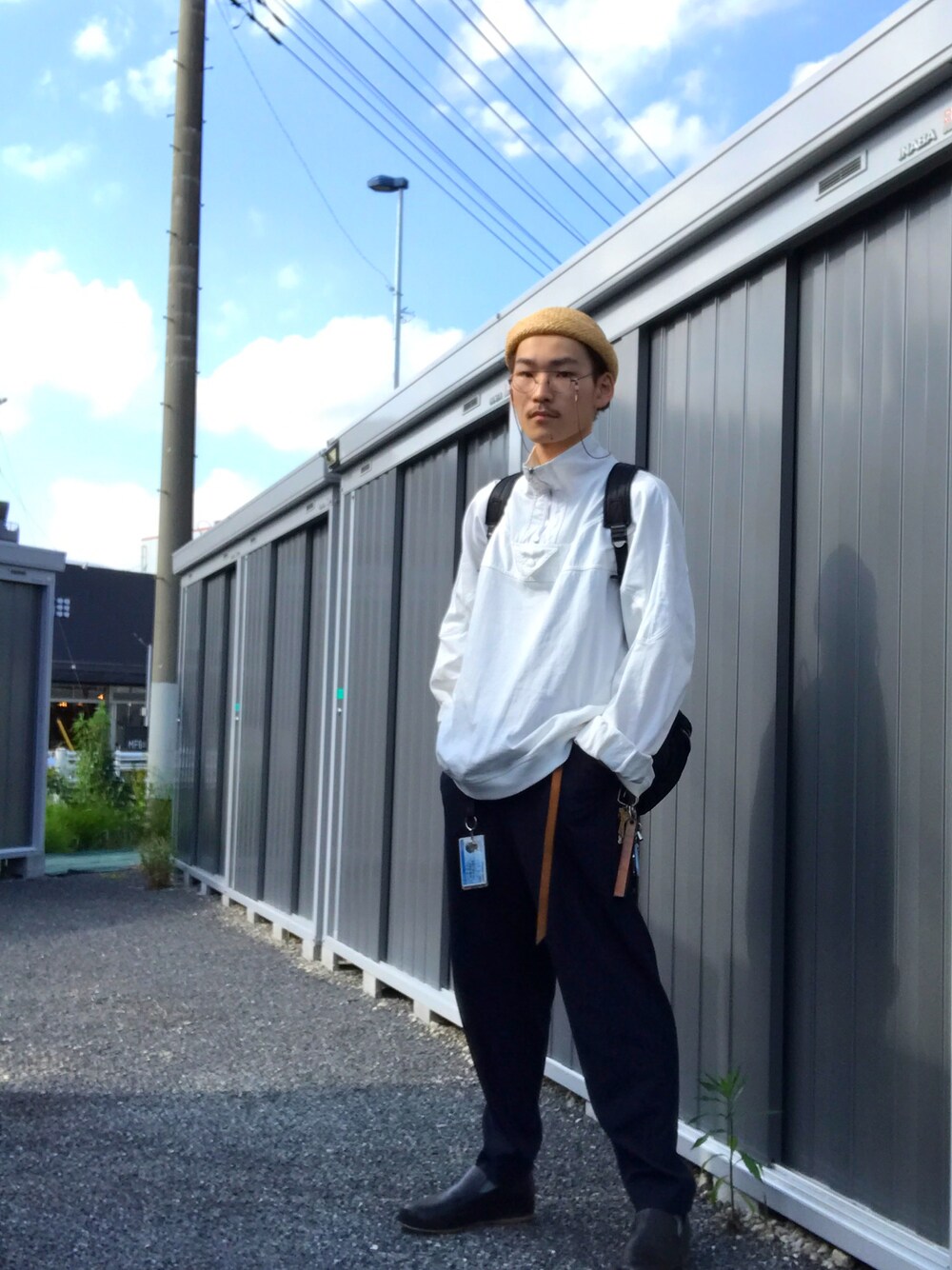 「おしゃれさんと繋がりたい、大学生、TIGHTBOOTHPRODUCTION、sunsea、ootd、革靴、スラックス、麦わら帽子、金子眼鏡」｜「TIGHTBOOTH PRODUCTIONのアイテム（帽子、ベージュ系）」を使った、takumi.さん（メンズ・165cm）の春コーディネートの1枚目の写真
