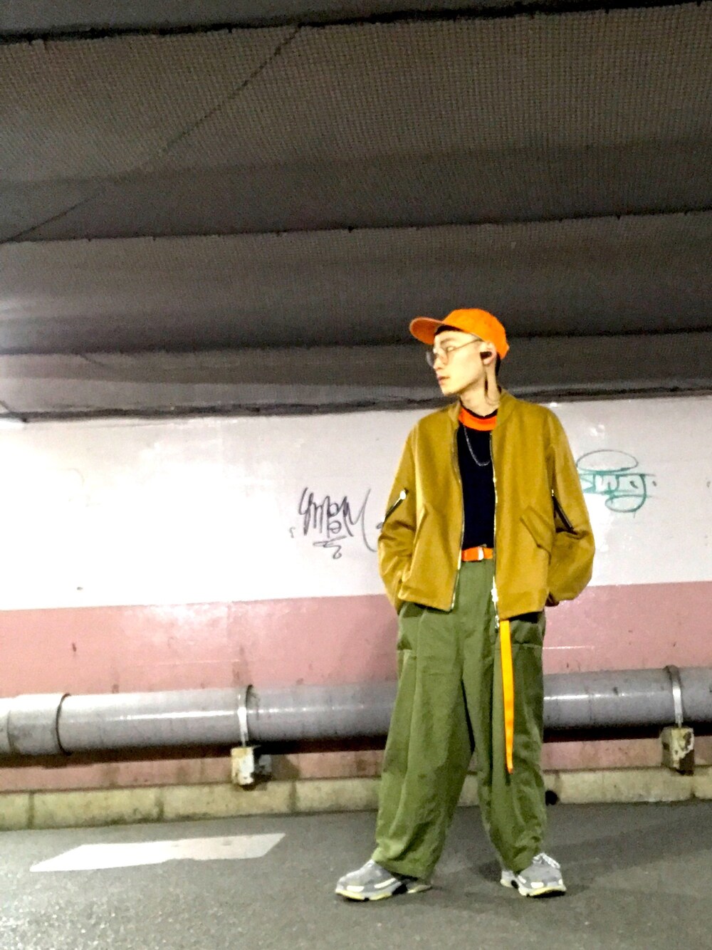「おしゃれさんと繋がりたい、いいね、save、フォローお願いします🤑、シンプルコーデ、スニーカーコーデ、オーバーサイズ、ベージュ、ゆるコーデ、キャップ、ビッグシルエット、はるコーデ」｜「YOTA TOKIの【YOTA TOKI】ヨータ トキ/SWEAT SHIRT（スウェット、ブルー系）」を使った、takumi.さん（メンズ・165cm）の春コーディネートの1枚目の写真