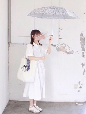 折りたたみ傘を使った 白ワンピース の人気ファッションコーディネート Wear