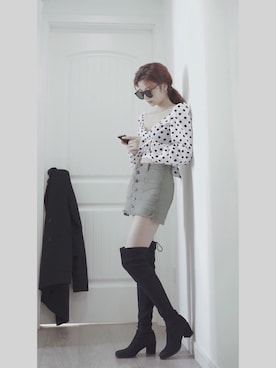 「STUART WEITZMAN（スチュアートワイツマン）のアイテム（ブーツ）」を使った、乌乌皮さん（レディース・160cm）の秋コーディネート