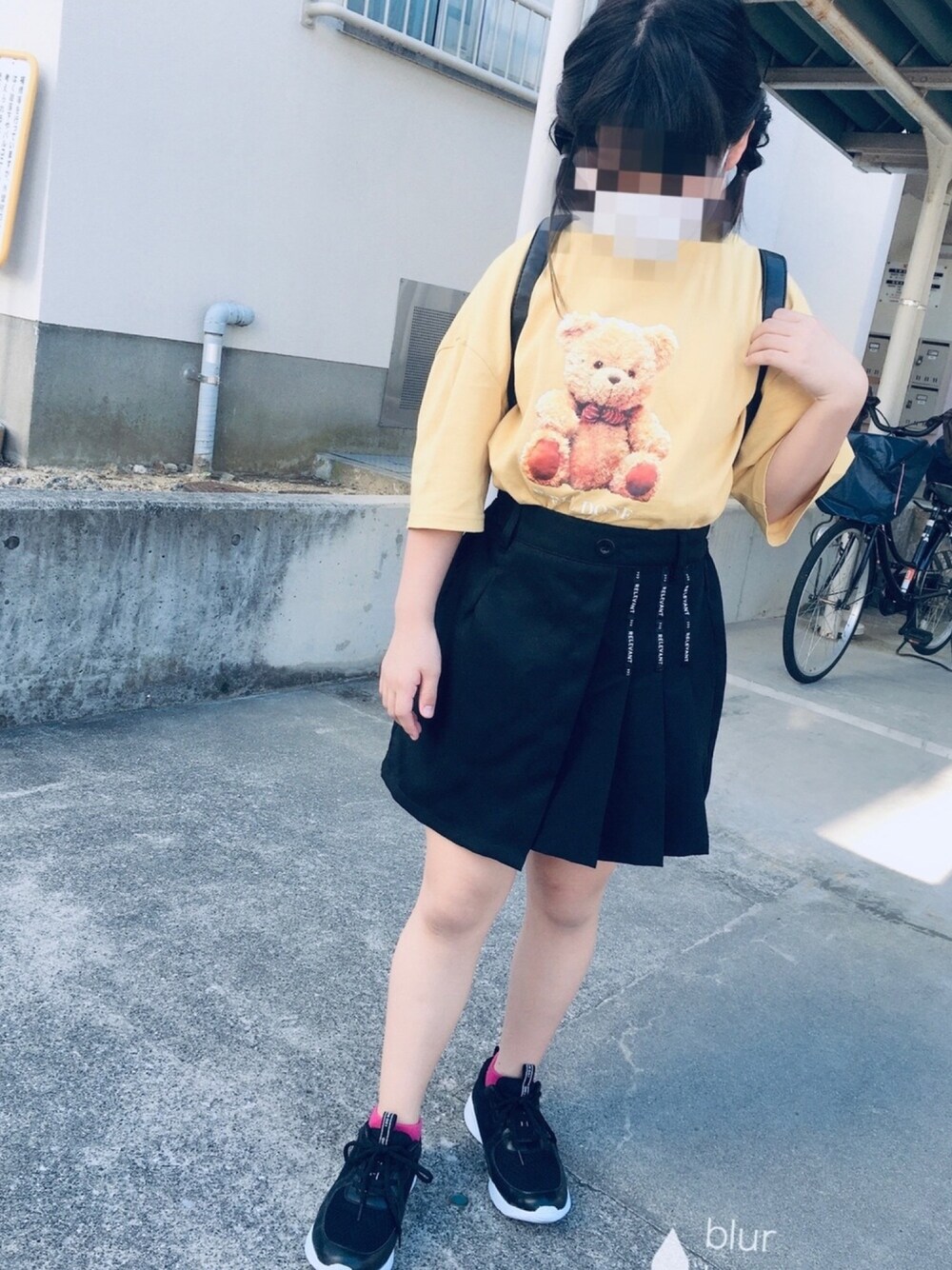 「キッズファッション、ビッグシルエット、オーバーサイズ、女の子、ピープス女子、ビックT」｜「HoneysのクマプリントＴシャツ（Tシャツ/カットソー、イエロー系）」を使った、Ichikaさん（キッズ・135cm）の春コーディネートの1枚目の写真