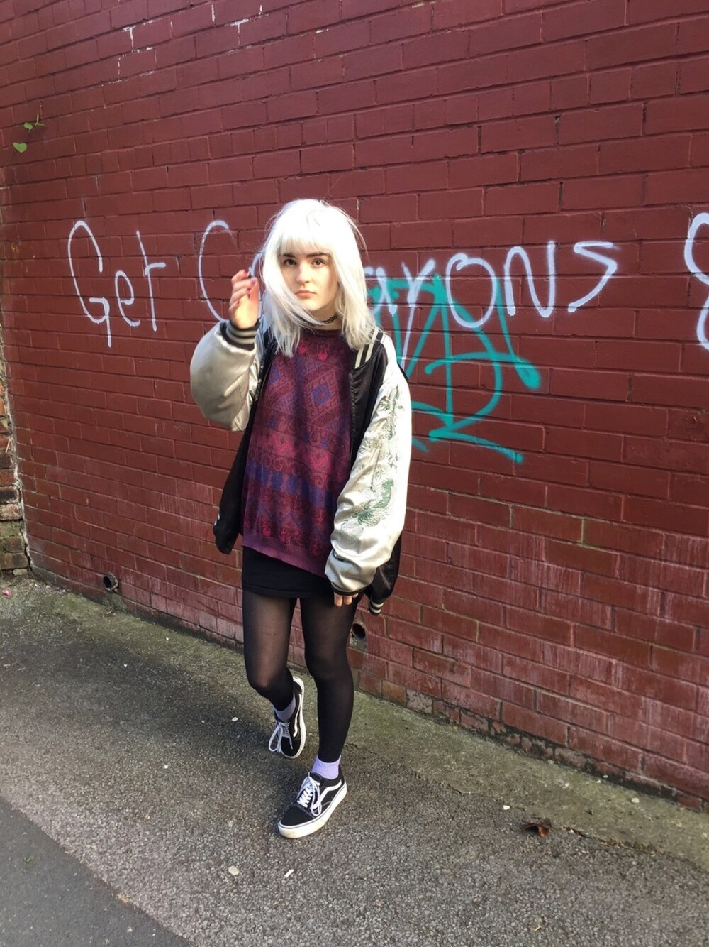 「grunge、銀髪、古着、VANS、スカジャン、sukajan、vintage」｜「Studio Hiroのアイテム（MA-1、その他）」を使った、Amy (エイミー)さん（レディース・168cm）の春コーディネートの1枚目の写真