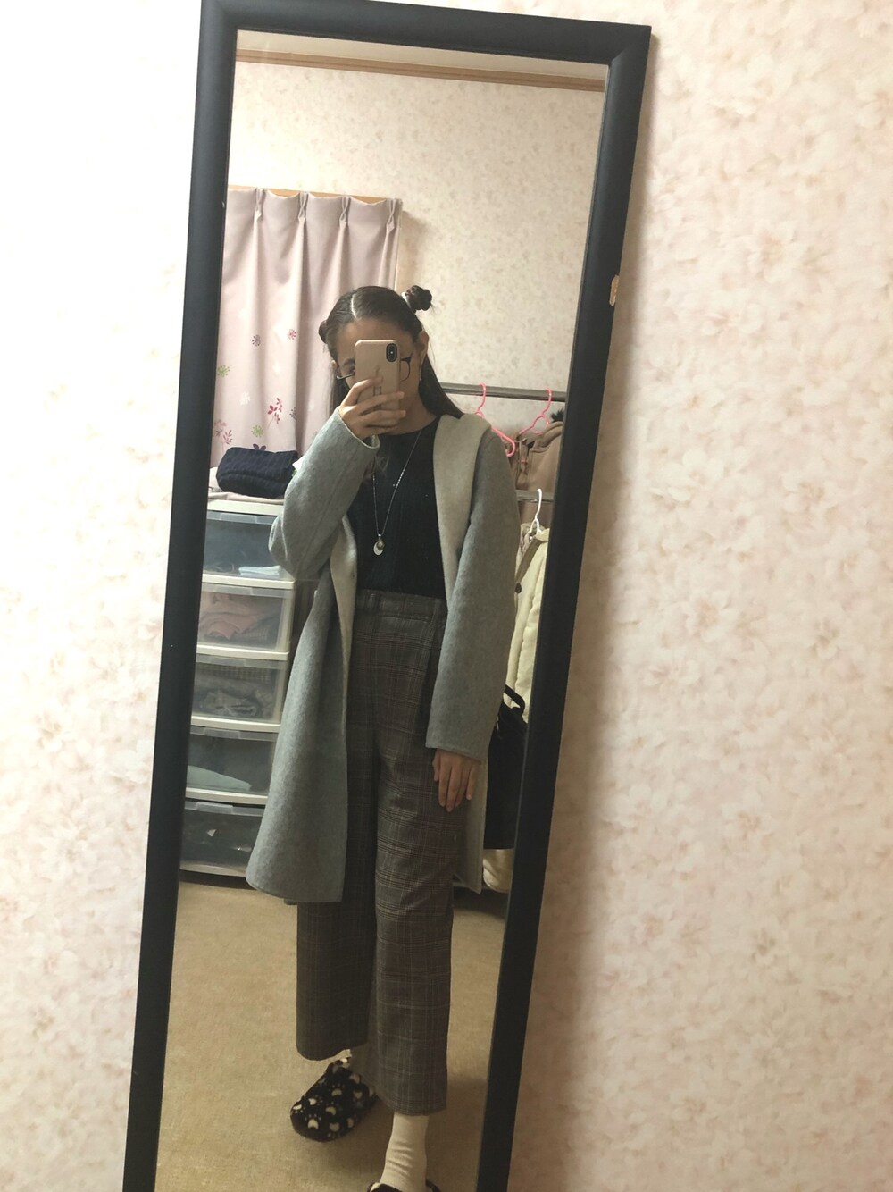 「girl、UNIQLO、TOKYO、allamanda、American Eagle、philippines、Japan、winter、chic」｜「Allamandaのアイテム（パンツ、ブラウン系）」を使った、Yuri/ゆりさん（レディース・163cm）の冬コーディネートの1枚目の写真