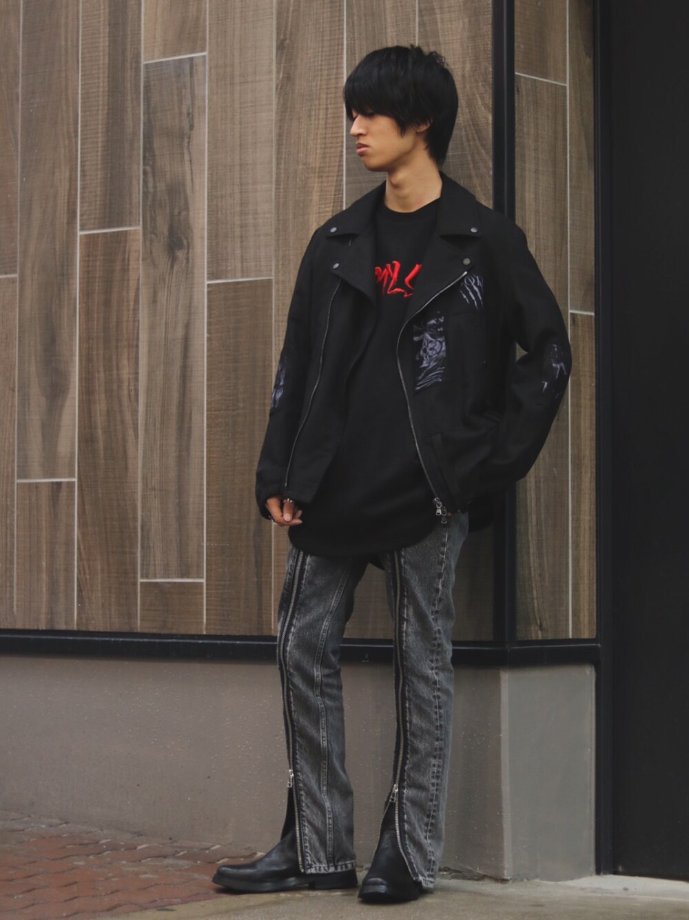 「royalflash梅田、ロック、ロックテイスト、JOHN LAWRENCE SULLIVAN、ライダース、ライダースジャケット、Azuma.、モード、ブーツ、ストリート」｜「Azuma.のアイテム（ライダースジャケット、ブラック系）」を使った、WayBeeee!!!さん（メンズ・173cm）の冬コーディネートの1枚目の写真