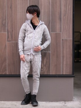 「1piu1uguale3 RELAX（ウノピュウノウグァーレトレリラックス）のアイテム（スウェットパンツ）」を使った、WayBeeee!!!さん（メンズ・173cm）の冬コーディネート
