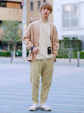 「ホワイトスニーカー」｜「アイテム（アナログ腕時計）」を使った、いったさん（メンズ・170cm）の春コーディネート