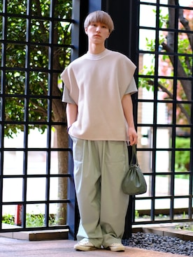 「アイテム（ベスト、ホワイト系）」を使った、いったさん（メンズ・170cm）の春コーディネート