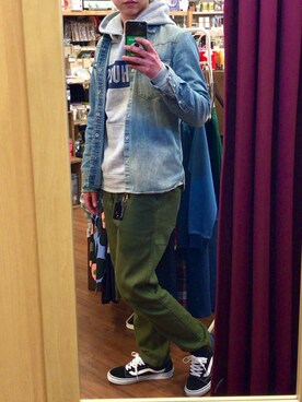 「CHUMS（チャムス）のアイテム（パーカー）」を使った、こたろうさん（メンズ・170cm）の冬コーディネート