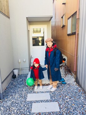 「赤チェック」｜「アイテム（デニムジャケット）」を使った、小依さん（キッズ・90cm）の冬コーディネート