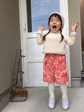 「アイテム（スカート）」を使った、小依さん（キッズ・90cm）の秋コーディネート