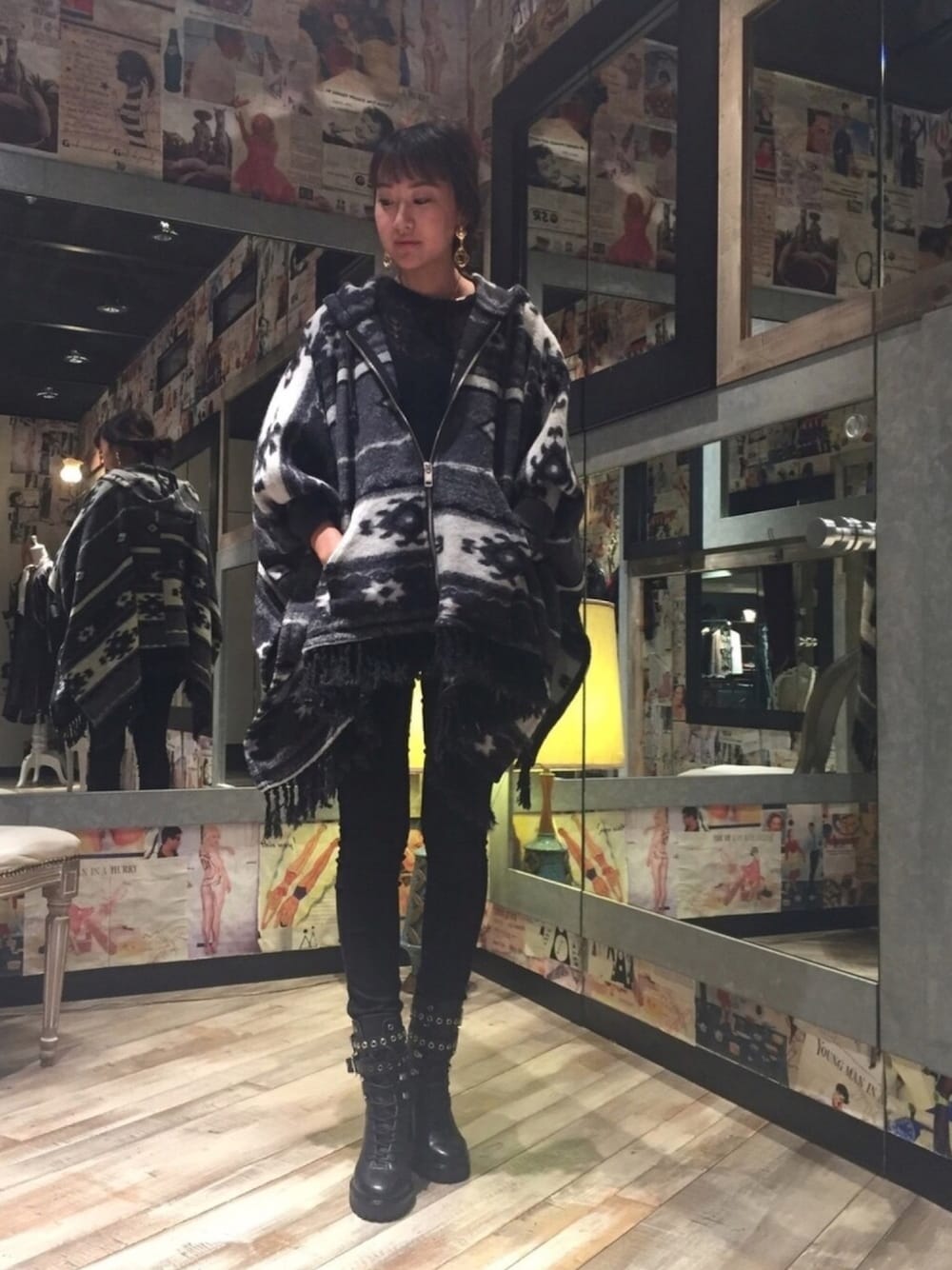 「Diesel、dieselshibuya、ディーゼル、ディーゼル渋谷、デニムはやっぱりディーゼル、デニムから始まったライフスタイルブランド、ポンチョ、ブラックデニム」｜「DIESELの00S49K0JAPJ（ポンチョ、その他）」を使った、A.SHIOIRIさん（レディース・163cm）の秋コーディネートの1枚目の写真
