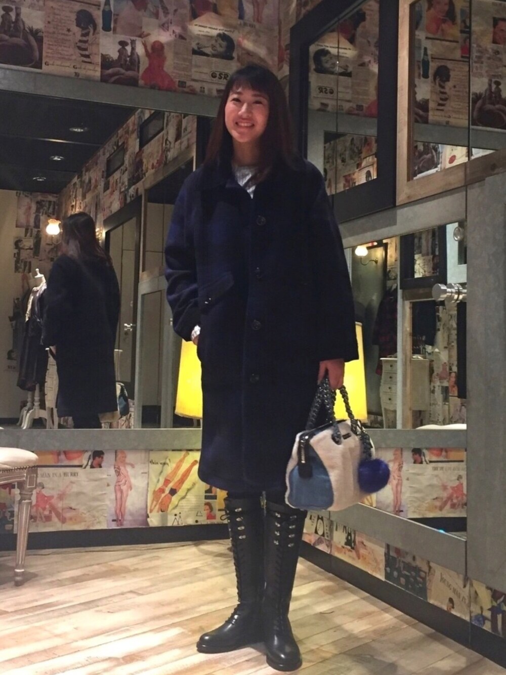 「Diesel、dieselshibuya、ディーゼル、ディーゼル渋谷、デニムはやっぱりディーゼル、デニムから始まったライフスタイルブランド、ウールコート、チェックコート、ロングブーツ」｜「DIESELの00S2AV0DAQC（ステンカラーコート、ブルー系）」を使った、A.SHIOIRIさん（レディース・163cm）の秋コーディネートの1枚目の写真