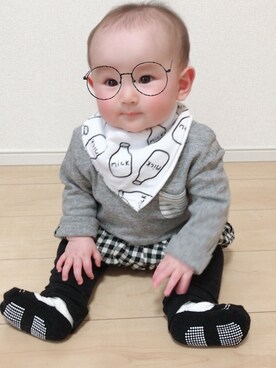 「UNIQLO（ユニクロ）のアイテム（Tシャツ/カットソー、グレー系）」を使った、まるさん（キッズ・70cm）の夏コーディネート