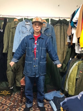 「UNIVERSAL OVERALL（ユニバーサルオーバーオール）のアイテム（デニムジャケット）」を使った、Tomoさん（メンズ・163cm）の冬コーディネート