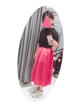yurikaさんの「サテンプリーツスカート」を使ったコーディネート