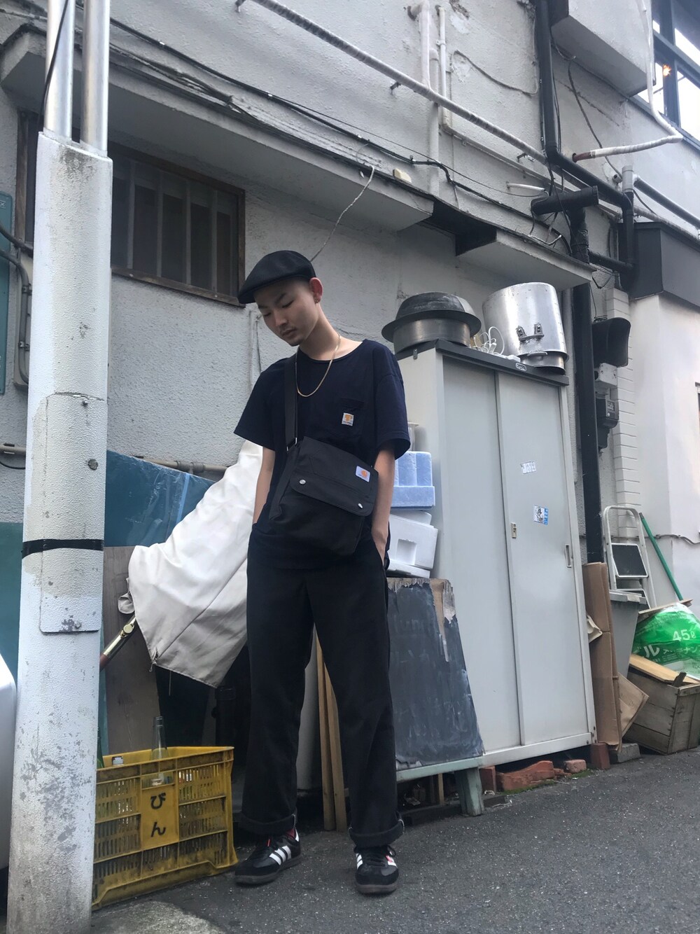 「carhartt、ttt-msw、Dickies、KANGOL、adidas、Tシャツ、ストリート、シンプル」｜「KANGOLの『TGC着用アイテム』KANGOL SMU Tropic Galaxy / カンゴール エスセムユー トロピック ギャラクシー ベレー帽 / オーバーライド（ハンチング/ベレー帽、ブラック系）」を使った、🌖さん（メンズ・167cm）の秋コーディネートの1枚目の写真