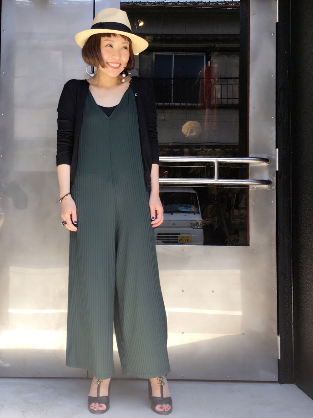 「snowplant、オールインワン、ハット、ZARA、春コーデ、シャネル、オトナカジュアル、大人コーデ、夏コーデ、ワイドパンツ」｜「Panama Hatのアイテム（ハット、ホワイト系）」を使った、peeweeさん（レディース・149cm）の春コーディネートの1枚目の写真