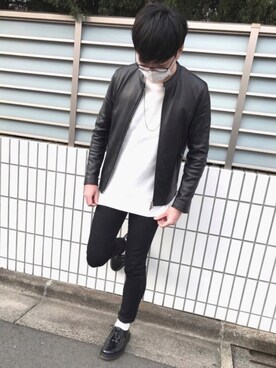 「UNITED TOKYO（ユナイテッドトウキョウ）のラムレザーシングルライダース（ライダースジャケット、ブラック系）」を使った、あたるさん（メンズ・178cm）の春コーディネート