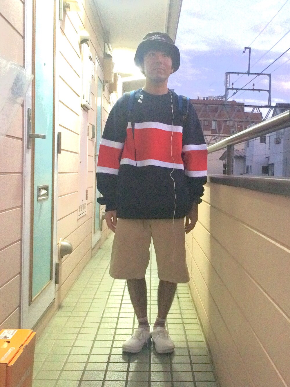 「秋のコーデ、ビッグシルエット、VANS、古着、BEAMS、90’s、163プロジェクト、低身長」｜「BEAMSのアイテム（スウェット、レッド系）」を使った、maxiさん（メンズ・163cm）の秋コーディネートの1枚目の写真