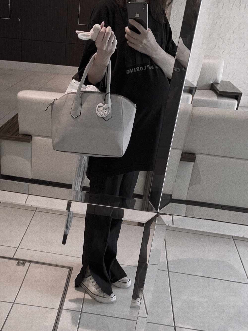 「マタニティコーデ」｜「THE NORTH FACEのアイテム（Tシャツ/カットソー、ブラック系）」を使った、yukiさん（レディース・152cm）の秋コーディネートの1枚目の写真