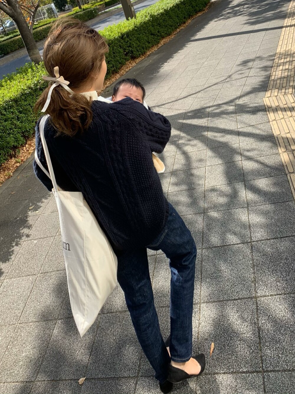 「低身長、プチプラ、ママコーデ」｜「GUのアイテム（カーディガン/ボレロ、ブルー系）」を使った、yukiさん（レディース・152cm）の春コーディネートの1枚目の写真