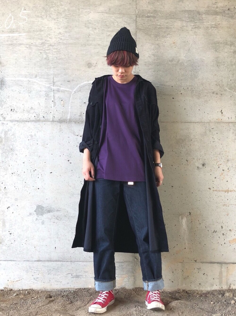 「シンプルコーデ、プチプラコーデ、メンズライク、メンズＴシャツ、赤コンバース、ショートヘア、神デニム、おしゃれ、お洒落、おしゃれになりたい」｜「BEAMS BOYのアイテム（シャツワンピース、ブルー系）」を使った、AYAさん（レディース・163cm）の春コーディネートの1枚目の写真