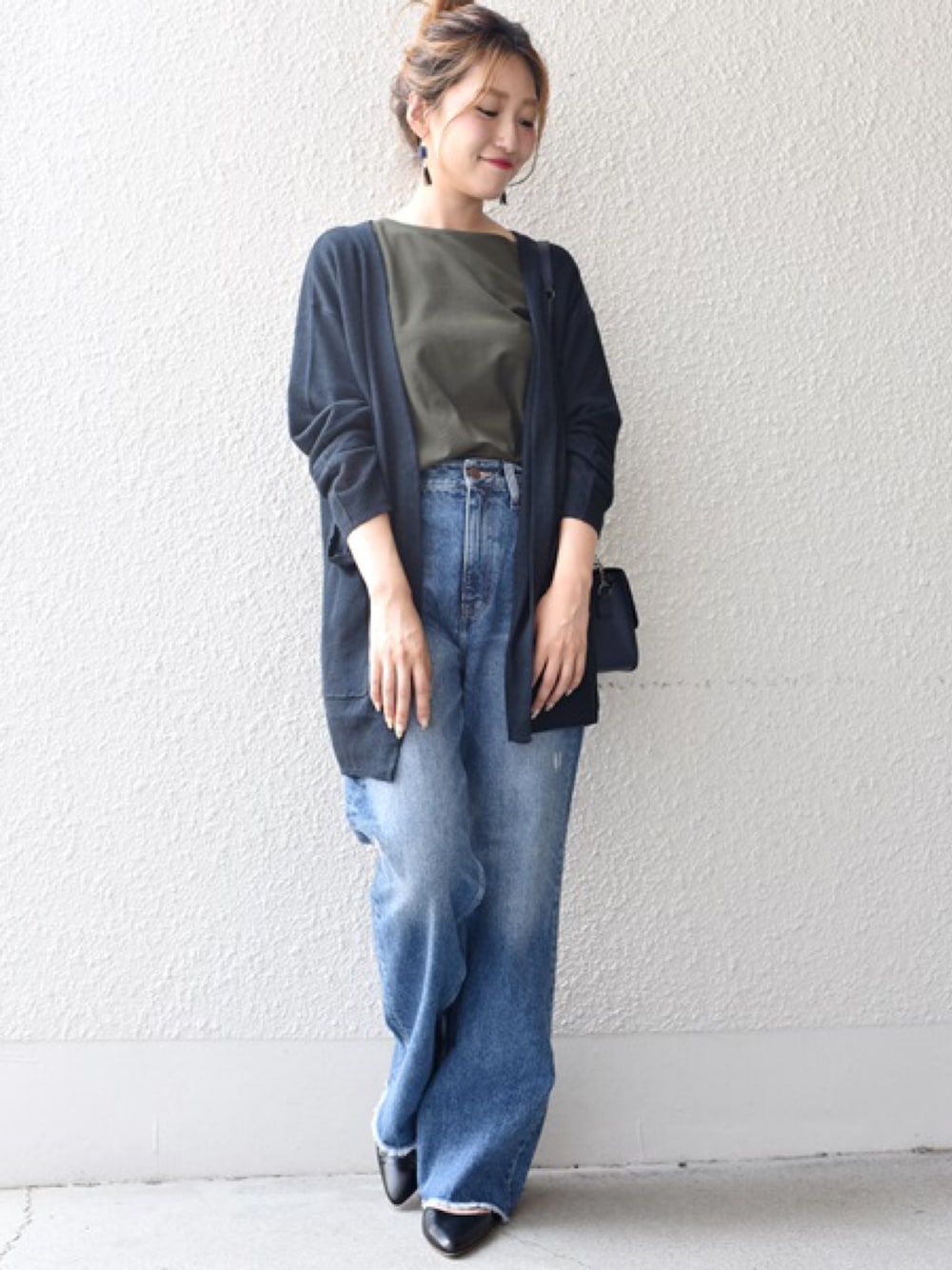 「ゆるコーデ、デニム、オンオフ兼用、liflattie ships、SHIPS、カーディガン、夏、ラフ」｜「liflattie shipsのliflattie ships:ジョーゼット フレア トップス（Tシャツ/カットソー、グリーン系）」を使った、furukimiさん（レディース・158cm）の夏コーディネートの1枚目の写真
