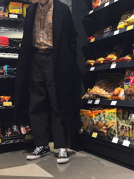 「バーバリー」｜「アイテム（チェスターコート）」を使った、ヒョソクさん（メンズ・176cm）の冬コーディネート