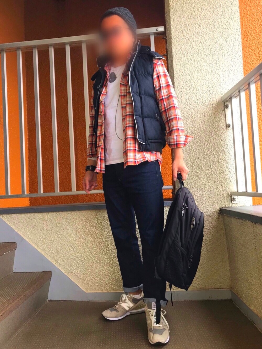 「秋冬コーデ、オトナカジュアル、UNIQLO、大人カジュアル、ナノユニバース、ニューバランス、ニューバランス996、New Balance、ニット帽、クロムハーツ」｜「NANO universeのアイテム（シャツ/ブラウス、オレンジ系）」を使った、on★chanさん（メンズ・172cm）の秋コーディネートの1枚目の写真