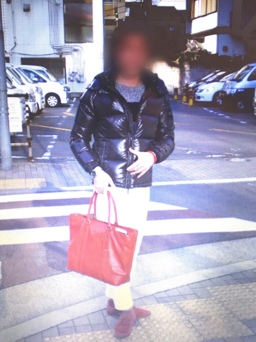 「冬、オトナカジュアル、カジュアル、キレイめ、ユニクロ、GU、ブーツ、ダウンジャケット、おしゃれさんと繋がりたい、白パンツ」｜「TATRASのアイテム（ダウンジャケット/コート、ブラウン系）」を使った、on★chanさん（メンズ・172cm）の冬コーディネートの1枚目の写真