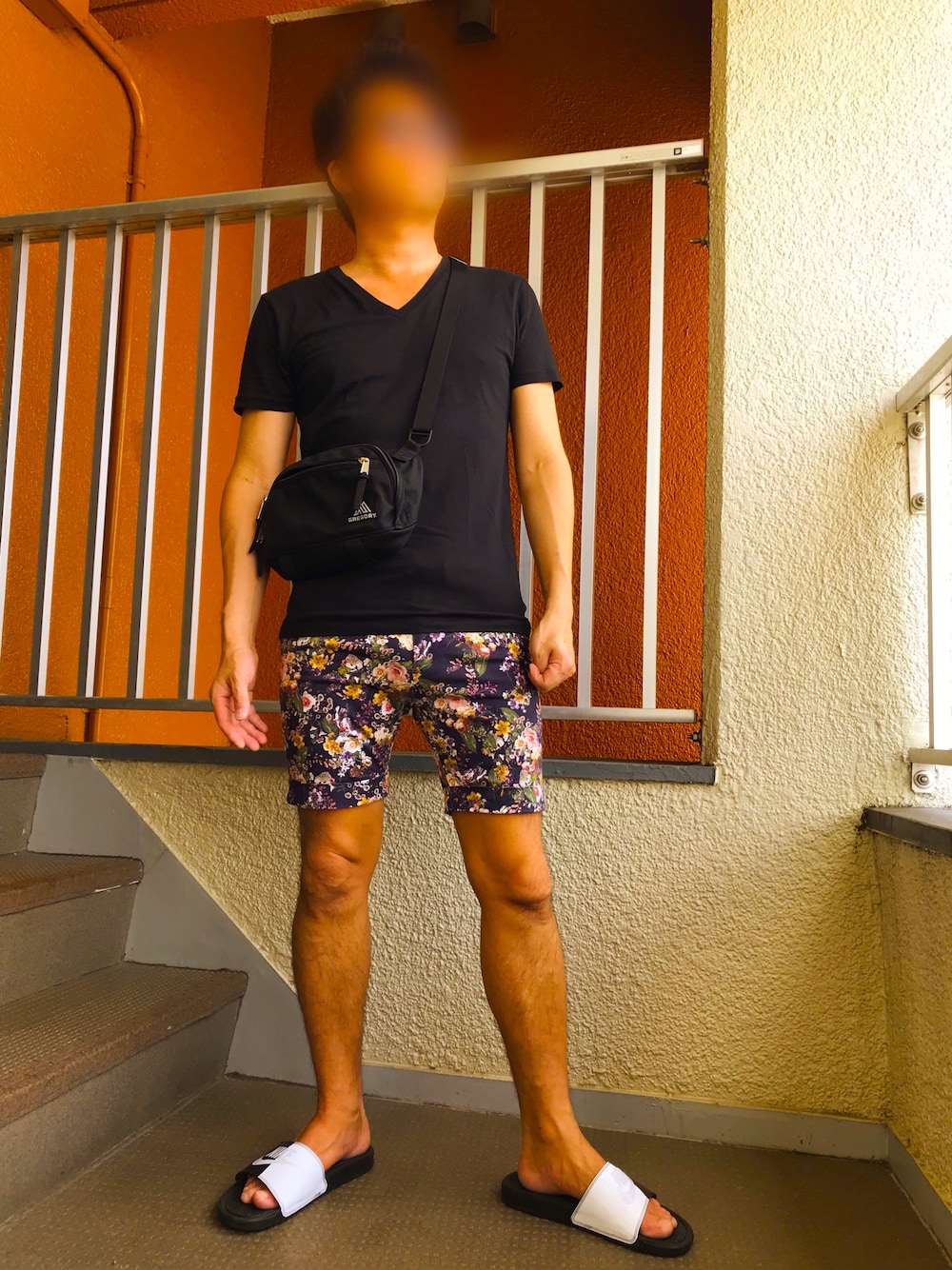 「カジュアルコーデ、NIKE、ベナッシ、おしゃれさんと繋がりたい、夏コーデ、オトナカジュアル、シンプルコーデ、ラフ、ootd、カジュアル」｜「GREGORYのアイテム（ボディバッグ/ウエストポーチ、ブラック系）」を使った、on★chanさん（メンズ・172cm）の夏コーディネートの1枚目の写真