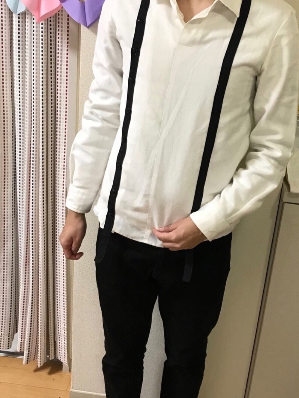 「モード系、シロシャツ、黒スキニー、古着、モノトーン、ユニクロ、SAVA、初投稿、ボタンたくさん、キレイめ」｜「savaのアイテム（シャツ/ブラウス、ホワイト系）」を使った、りずむさん（メンズ・167cm）の冬コーディネートの1枚目の写真