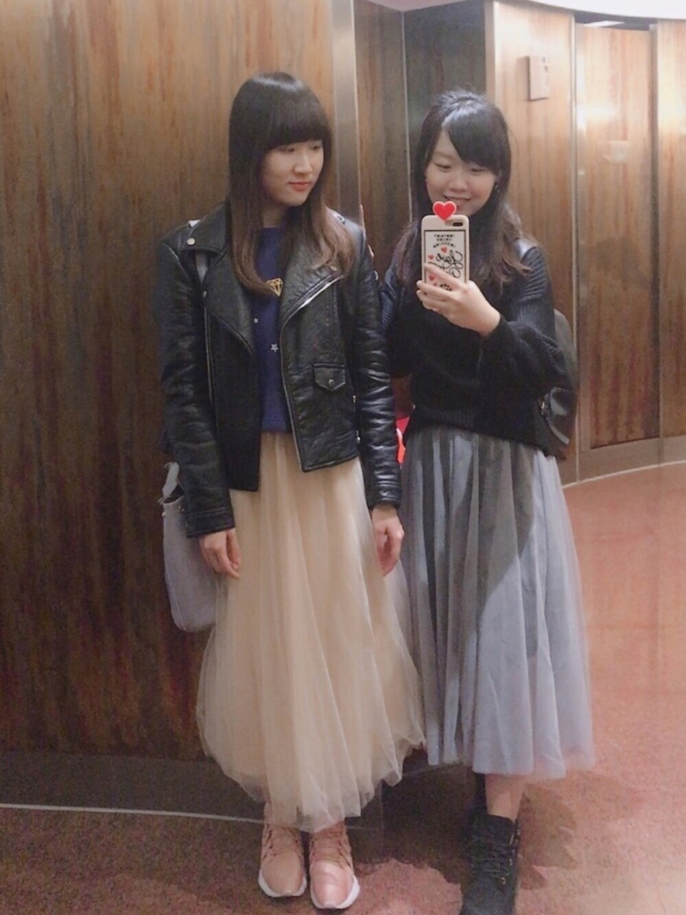 「甜美、個性派、大人カジュアル、ootd、冬」｜「PAZZOのアイテム（スカート、ベージュ系）」を使った、Liris Inspirit Kimさん（レディース・162cm）の春コーディネートの1枚目の写真