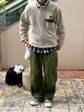 「スナップT」｜「アイテム（スウェット）」を使った、牛たたき¥280さん（メンズ・170cm）の冬コーディネート