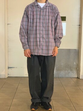 「aie」｜「アイテム（チノパンツ）」を使った、牛たたき¥280さん（メンズ・170cm）の秋コーディネート