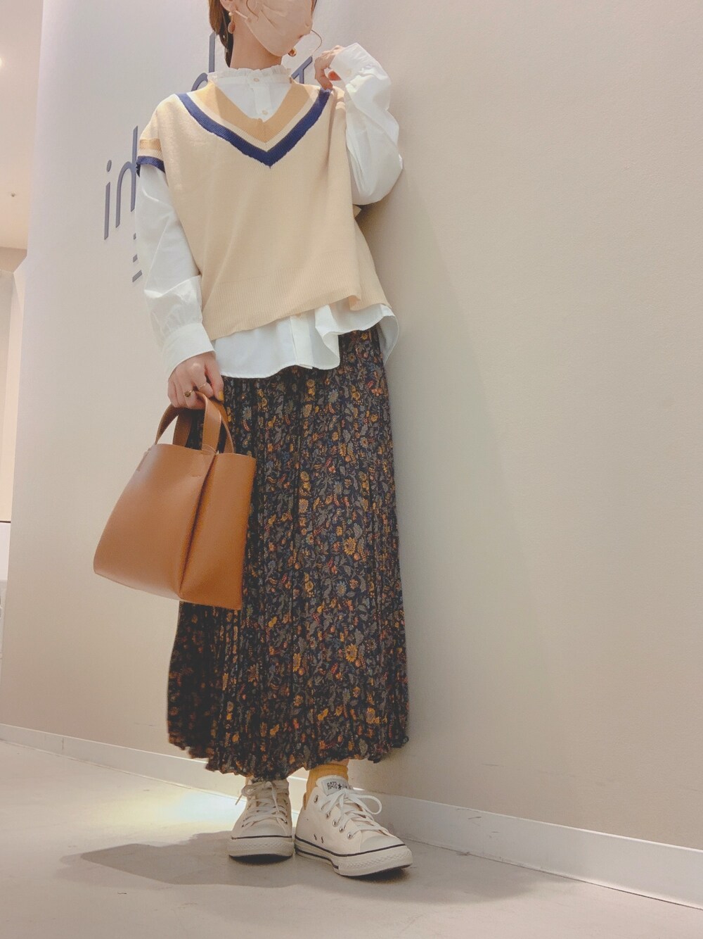 「Lugnoncureのレトロ花柄ランダムプリーツスカート（スカート、ブルー系）」を使った、3人年子のママさんさん（レディース・160cm）の夏コーディネートの1枚目の写真