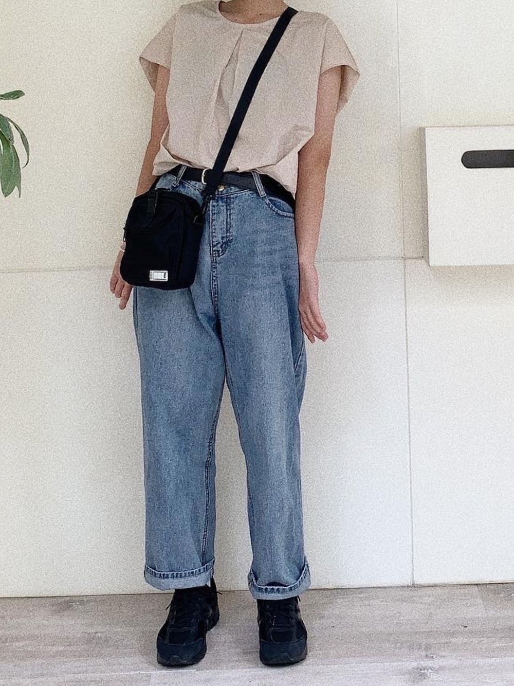 「niko and...のアイテム（その他トップス、ベージュ系）」を使った、pengzcさん（レディース・161cm）の夏コーディネートの1枚目の写真
