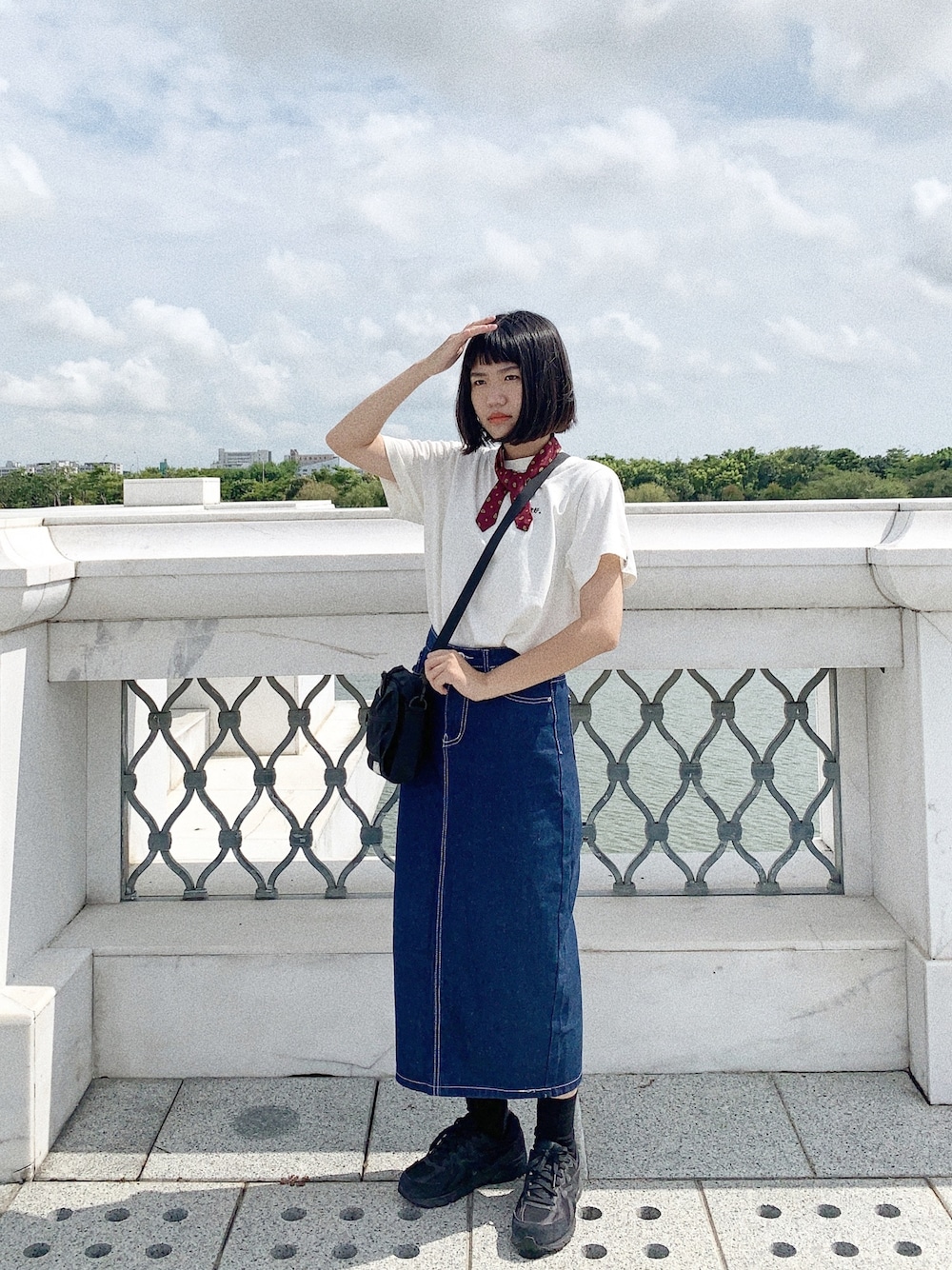 「5のアイテム（Tシャツ/カットソー、ホワイト系）」を使った、pengzcさん（レディース・161cm）の夏コーディネートの1枚目の写真