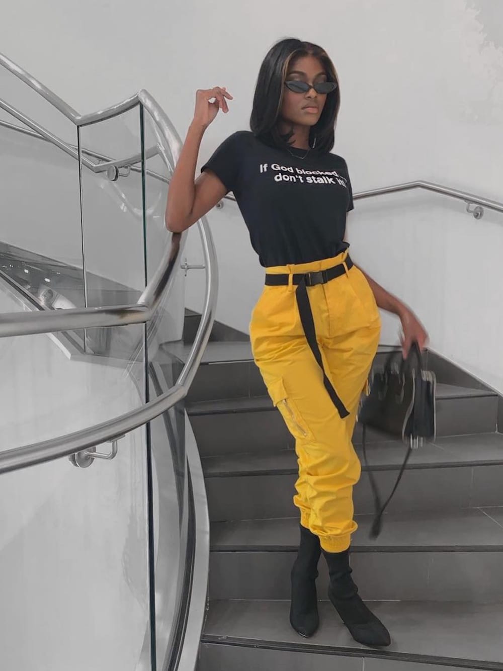 「summer、yellow、Sunglasses、Tシャツ、H&M、FOREVER 21、fashion、boots、shirts」｜「FOREVER 21のアイテム（カーゴパンツ、イエロー系）」を使った、Savyさん（レディース・170cm）の春コーディネートの1枚目の写真