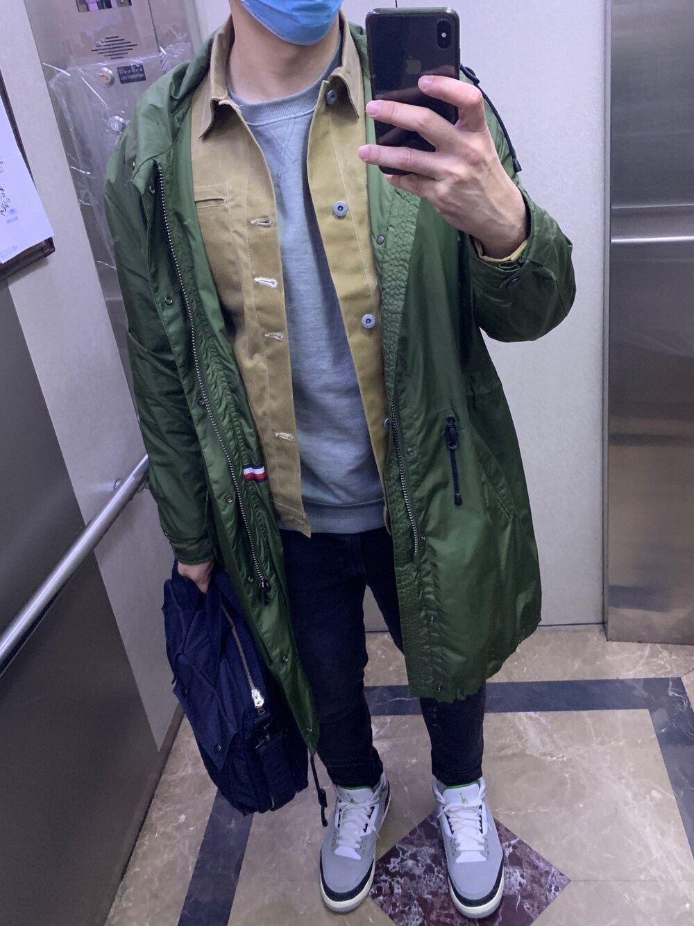 「rogueterritory、TOMMY HILFIGER、airjordan3、PARKA、waxed jacket」｜「TOMMY HILFIGERのアイテム（ミリタリージャケット、グリーン系）」を使った、ian3chenさん（メンズ・175cm）の冬コーディネートの1枚目の写真