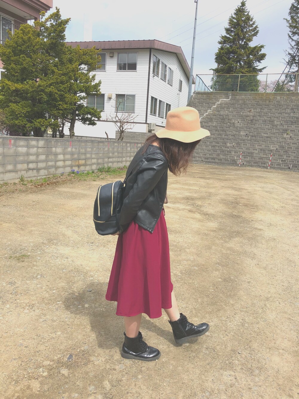 「オトナカジュアル、春、プチプラコーデ、オトナ女子、ロングスカート、高身長女子、デート」｜「Honeysのノーカラーライダースジャケット（ライダースジャケット、ブラック系）」を使った、Haruyanさん（レディース・167cm）の春コーディネートの1枚目の写真