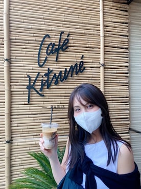 「UNIQLO（ユニクロ）のコットンノースリーブT（Tシャツ/カットソー、ホワイト系）」を使った、ゆうりさん（レディース・165cm）の夏コーディネート