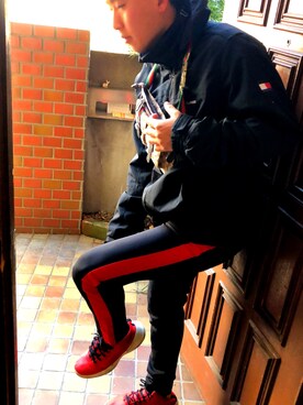 「TOMMY HILFIGER（トミーヒルフィガー）のアイテム（マウンテンパーカー）」を使った、わっかんびーさん（メンズ・172cm）の冬コーディネート