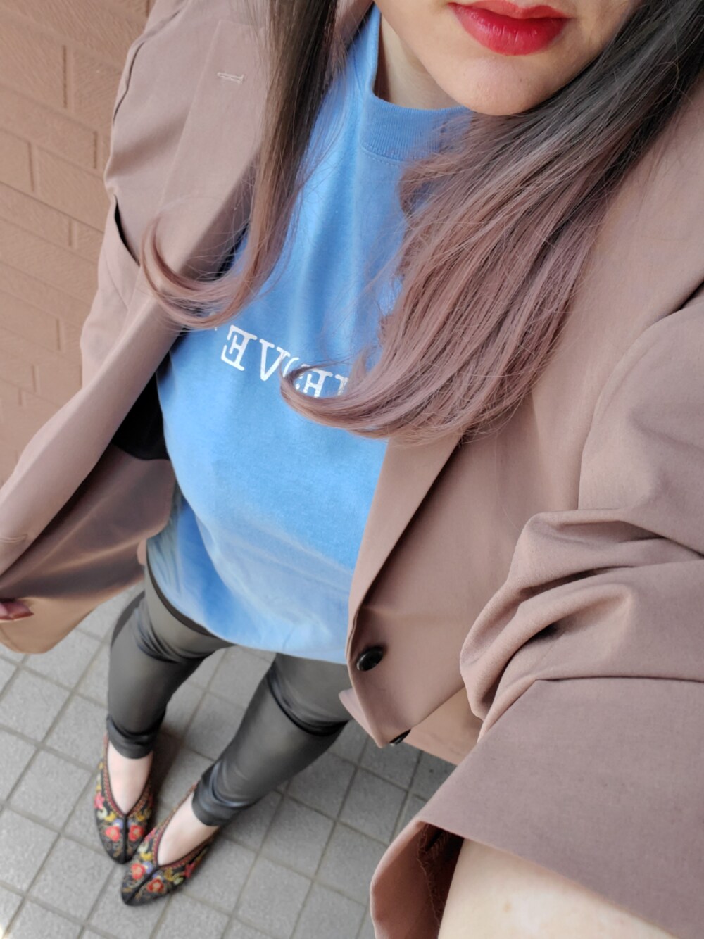 「ジャケット、Tシャツ、チャイナシューズ」｜「GUのアイテム（テーラードジャケット、ブラウン系）」を使った、kyanさん（レディース・159cm）の秋コーディネートの1枚目の写真