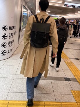 トレンチコートを使った バックパック リュック のメンズ人気ファッションコーディネート Wear