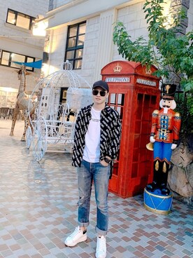 「GUCCI（グッチ）のアイテム（財布/小物）」を使った、粘哲維さん（メンズ・165cm）の夏コーディネート