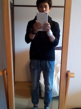 「NIKE（ナイキ）のアイテム（バングル/リストバンド）」を使った、タカシさん（メンズ・167cm）の春コーディネート