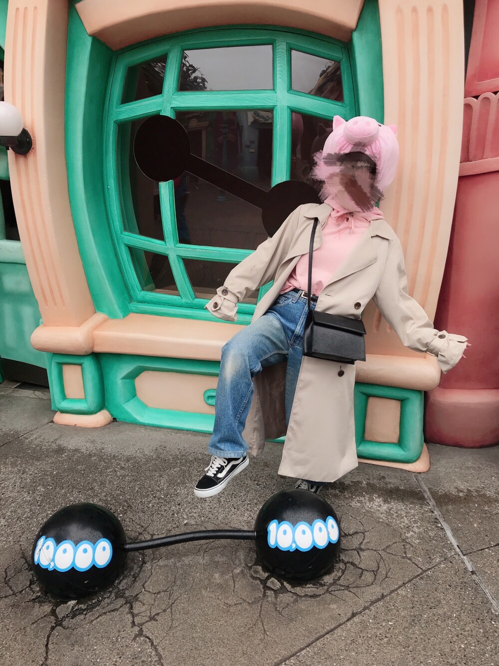 「シンプル、スニーカー、今日のコーデ、パーカー、ディズニー、ハムコーデ、プチプラ、休日スタイル、トレンチコート」｜「Levi’s ENGINEERED JEANSのアイテム（デニムパンツ、ブルー系）」を使った、marimoさん（レディース・148cm）の春コーディネートの1枚目の写真