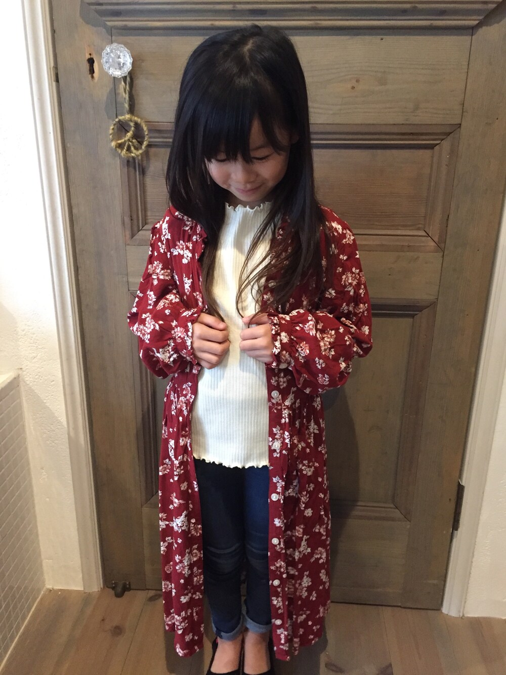 「キッズコーデ、秋のコーデ、kids、女の子」｜「GLOBAL WORKの【キッズ】ハナガラガウンワンピース/765014（ワンピース、ブラック系）」を使った、Mana꒡̈⃝さん（キッズ・110cm）の秋コーディネートの1枚目の写真